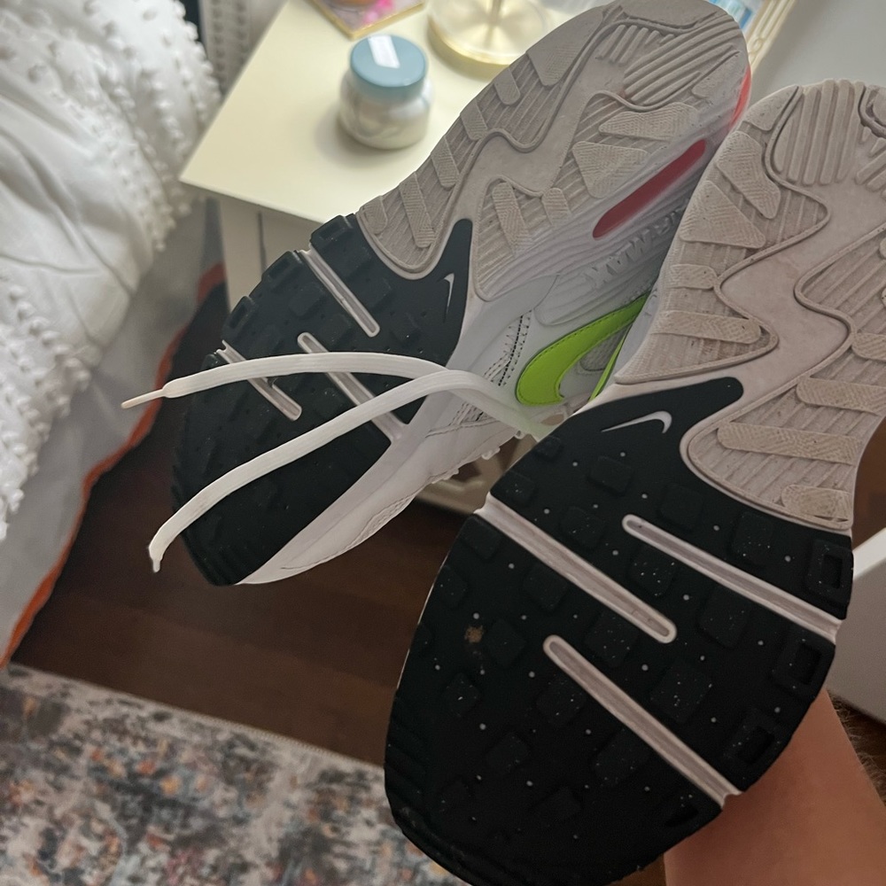 Nikes - Picture 4 of 5